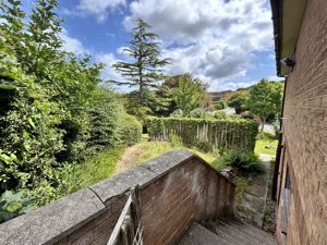 Photo 25- click for photo gallery